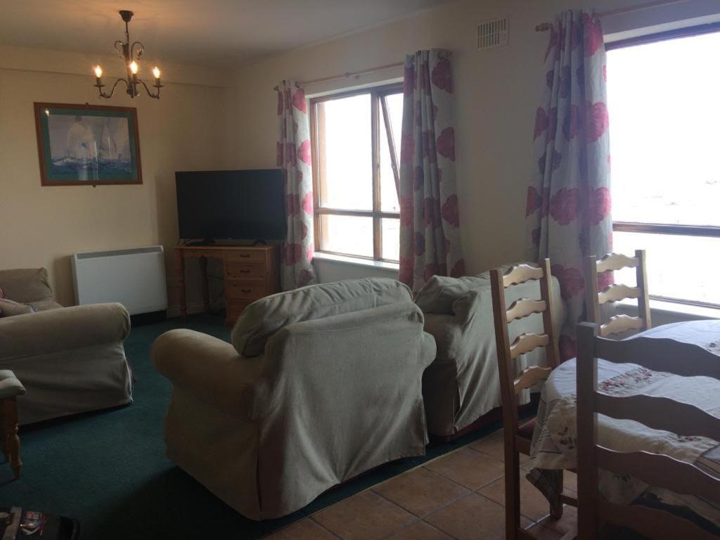 Apartment 37 Atlantic Point, Ground Floor, Sea View Sleeps 6 *