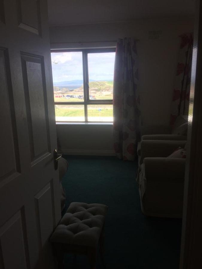 37 Atlantic Point, Ground Floor, Sea View Sleeps 6 Apartment